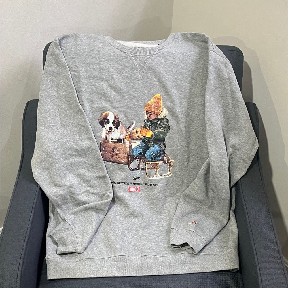 Akoo Gray Crewneck Sweater with Graphic
